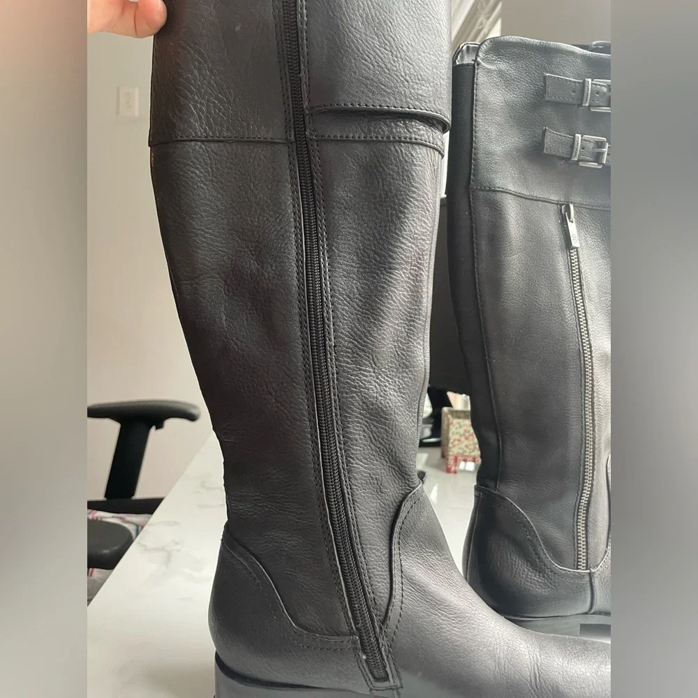 Arturo Chiang Knee-Length Black Leather Boots - Picture 8 of 12